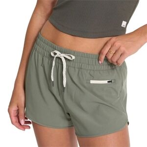 NWOT Vuori Clementine Shorts 2.0